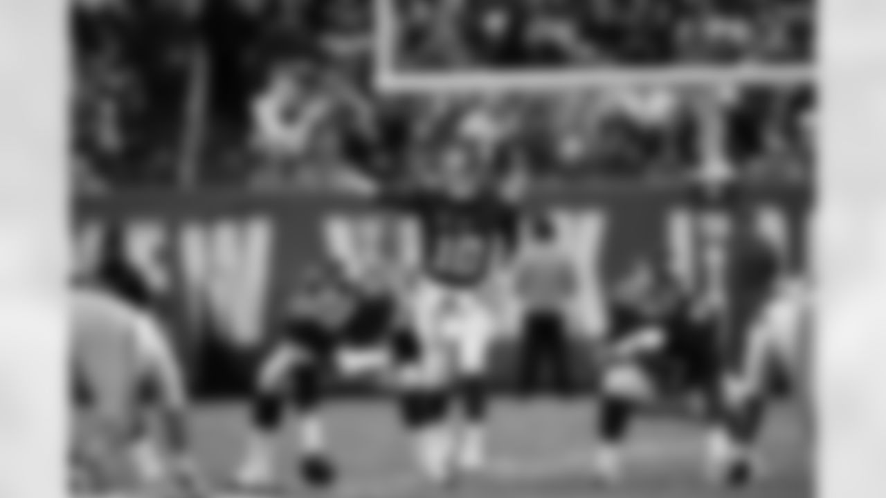 New York Giants quarterback Eli Manning (10) calls signals during a week 15 NFL football game against the Detroit Lions on December 18, 2016 in East Rutherford, NJ. (Evan Pinkus via AP)