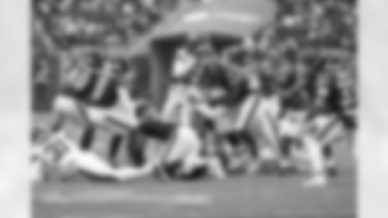 CB Jarrick Bernard-Converse (35)