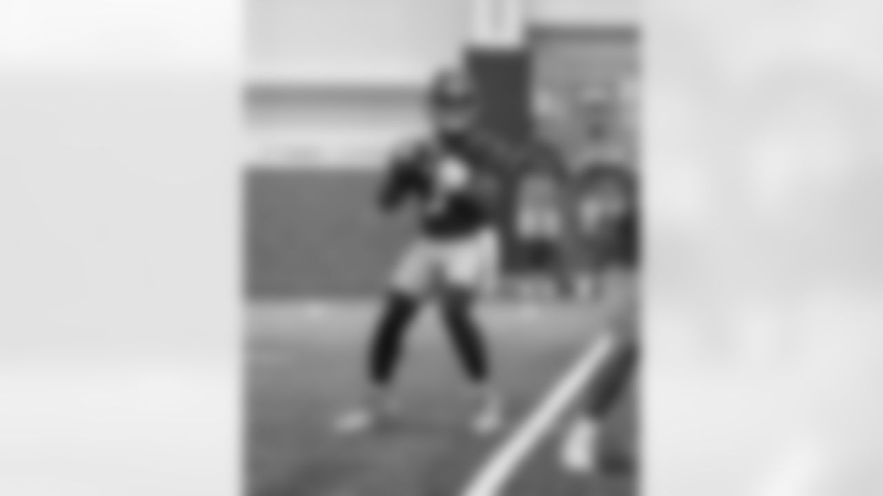 QB Russell Wilson (3)