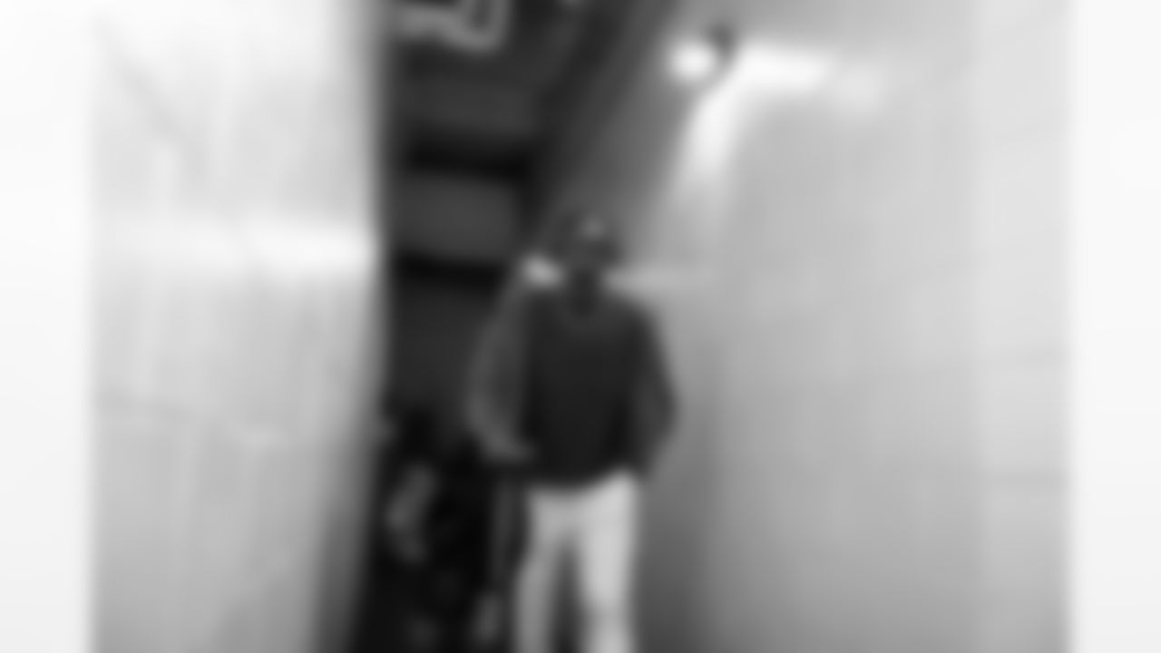 LB Zaire Barnes (46)