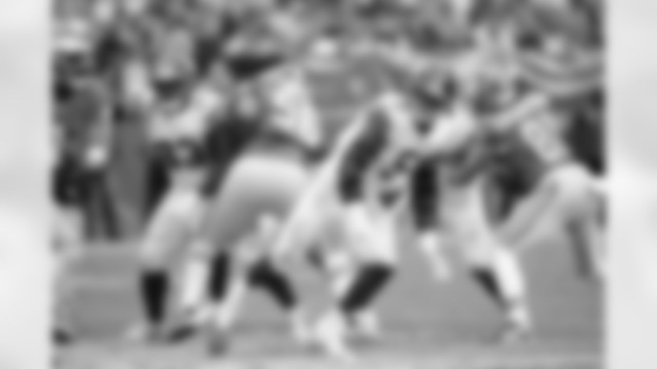 OLB Kayvon Thibodeaux (5)