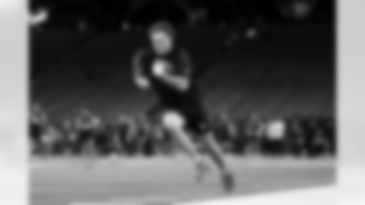 Tennessee tight end Miles Kitselman (12) participates in a drill during the 2026 NFL Scouting Combine on Friday, February 27, 2026 in Indianapolis, Indiana. (Cooper Neill/NFL)