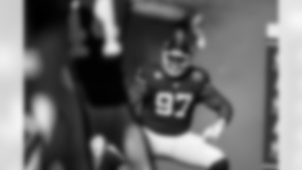 DL Dexter Lawrence II (97)