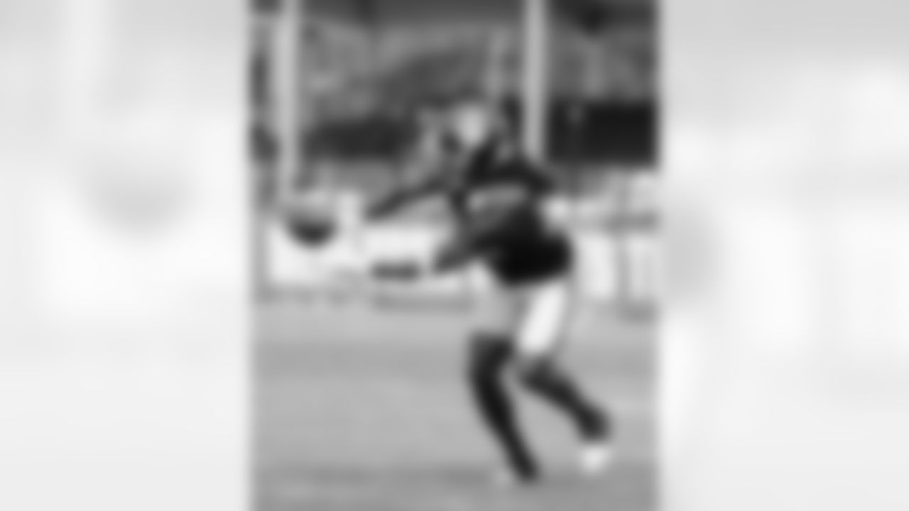 New York Giants running back Dante Miller (25)