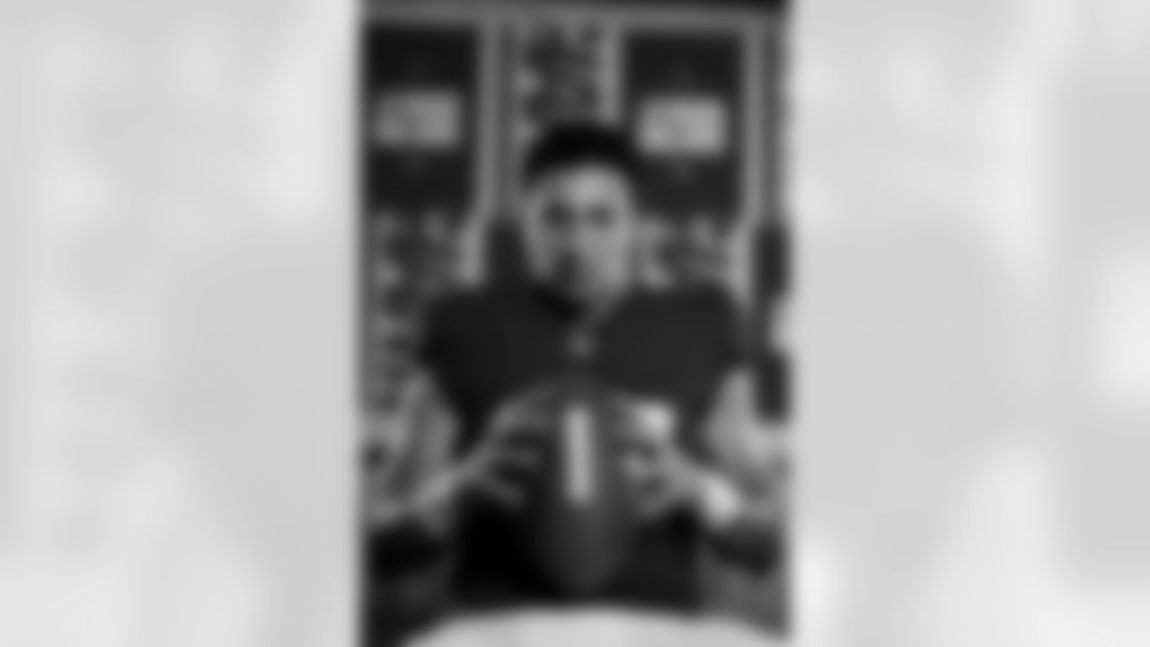 QB Tommy DeVito (15)
