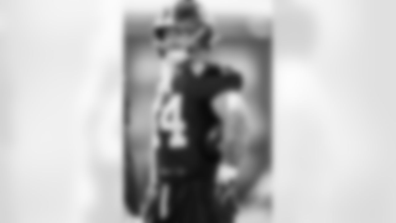 RB Cam Skattebo (44)
