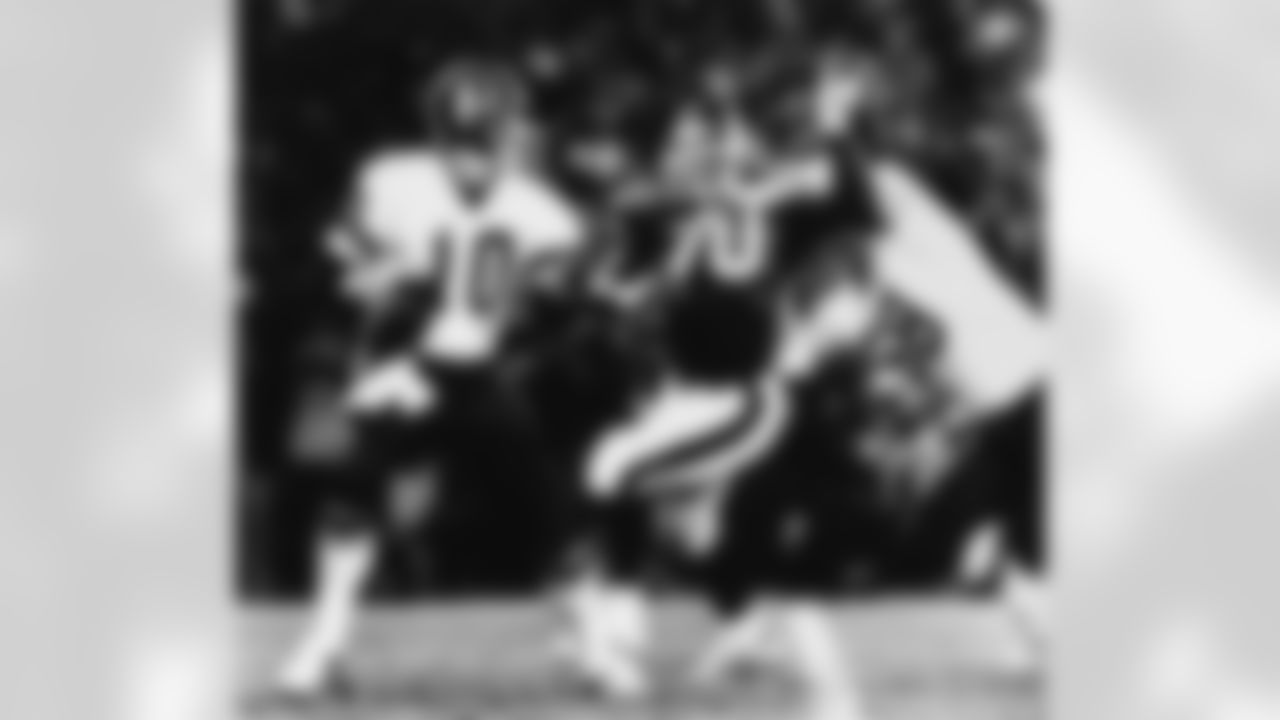 1985 Leonard Marshall - 15.5 sacks