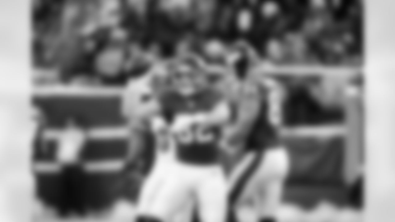 TE Daniel Bellinger (82)