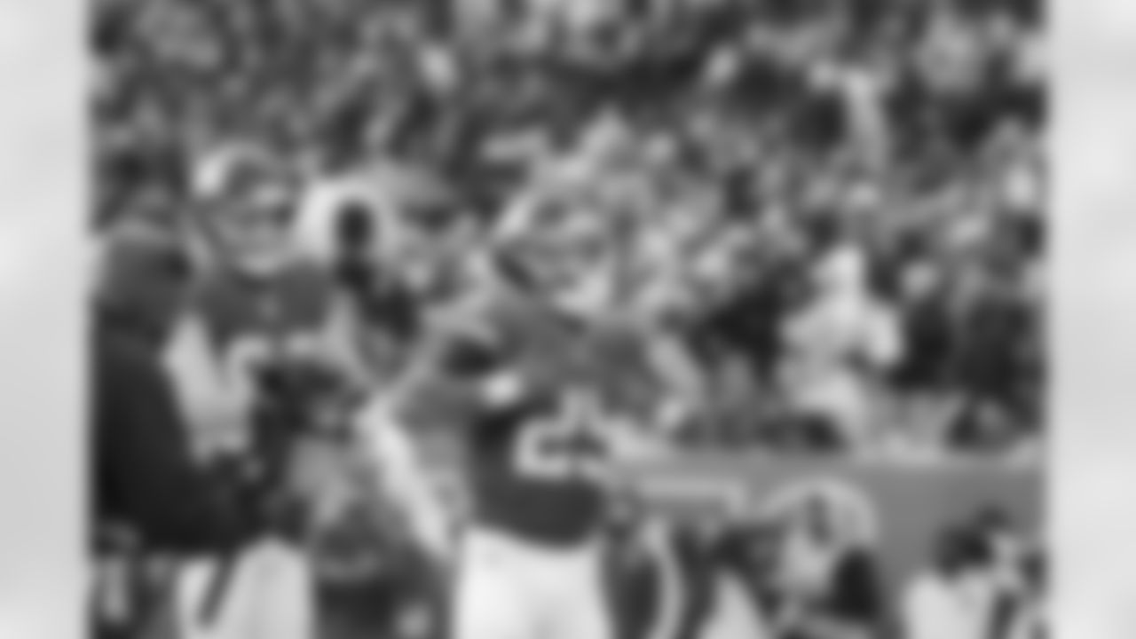 RB Tyrone Tracy Jr. (29)