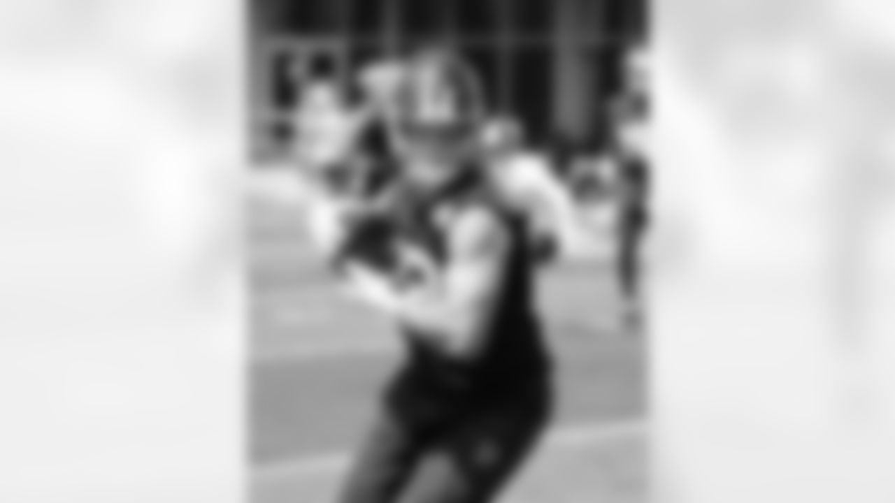TE Daniel Bellinger (82)