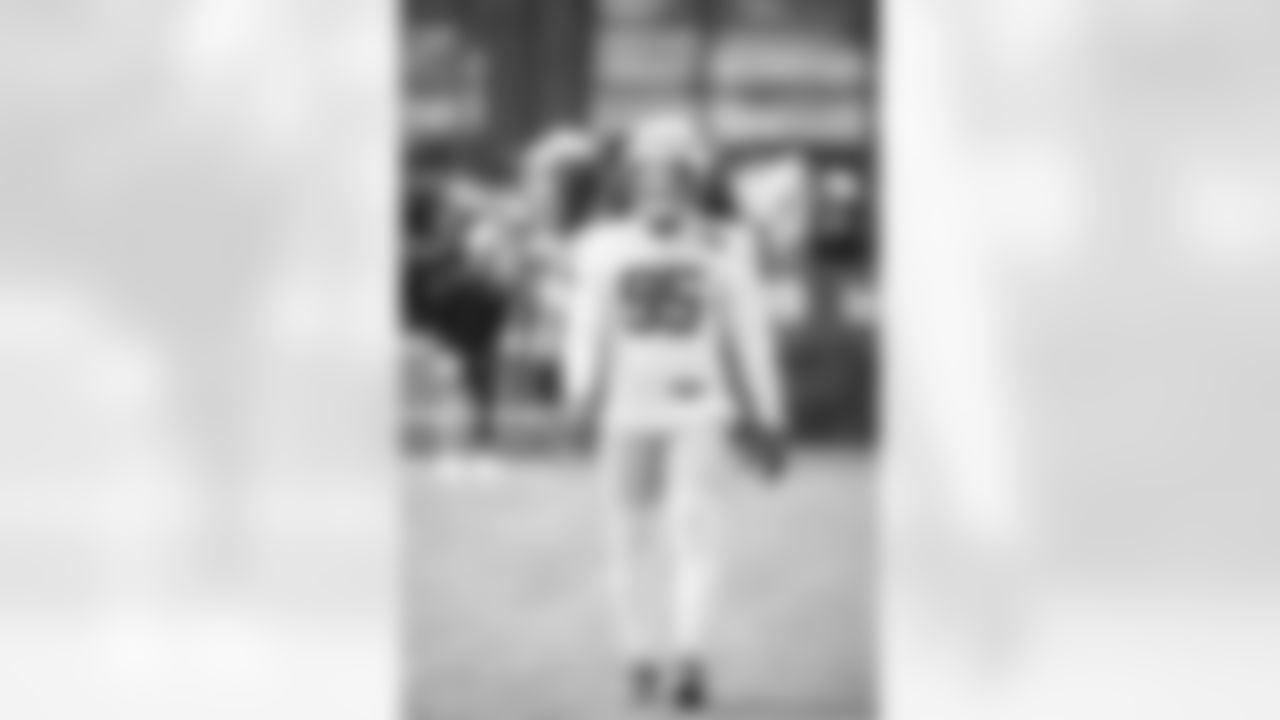 DT Roy Robertson-Harris (95)