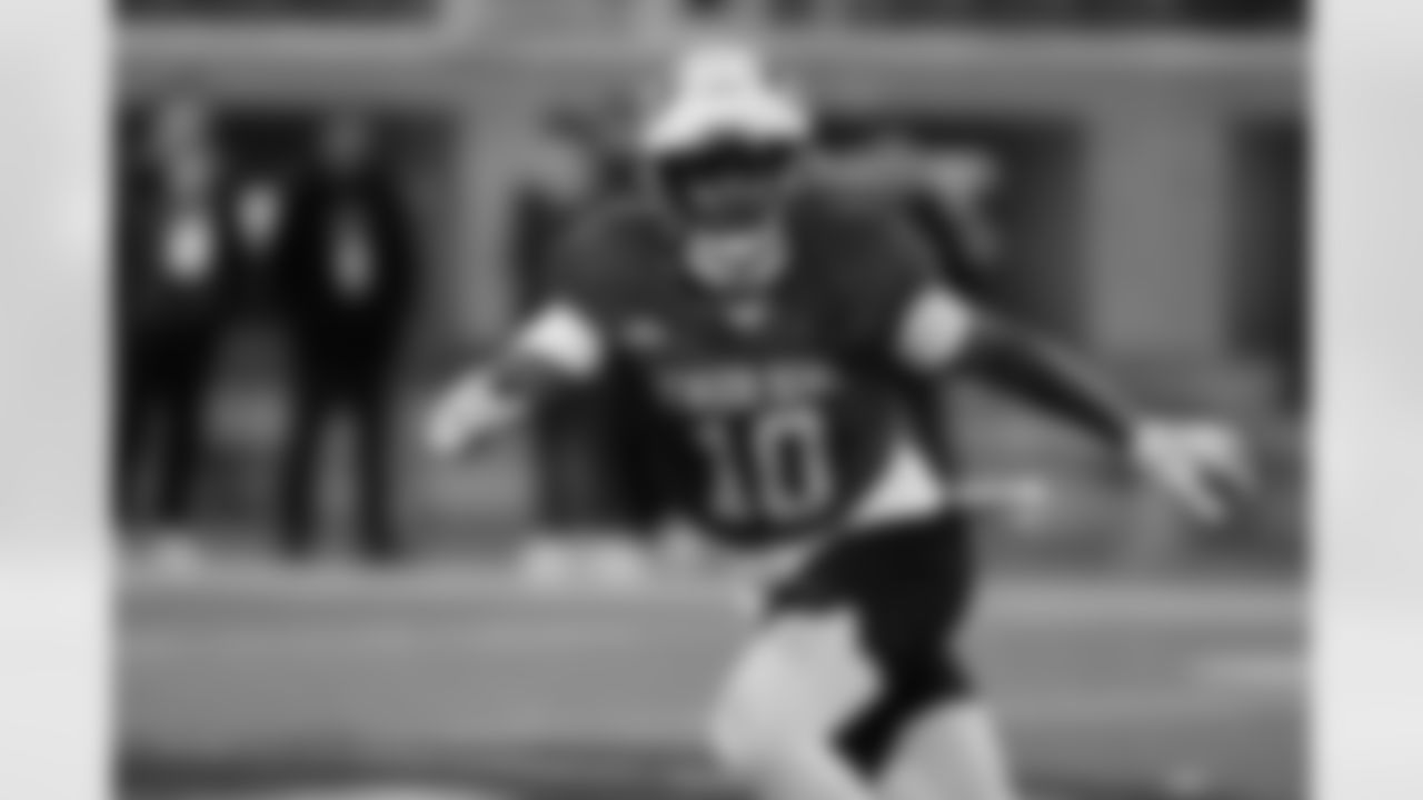 American Team linebacker Namdi Obiazor (10), of TCU, runs through drills during practice for the Senior Bowl NCAA college football game Tuesday, Jan. 27, 2026, in Mobile, Ala. (AP Photo/Butch Dill)