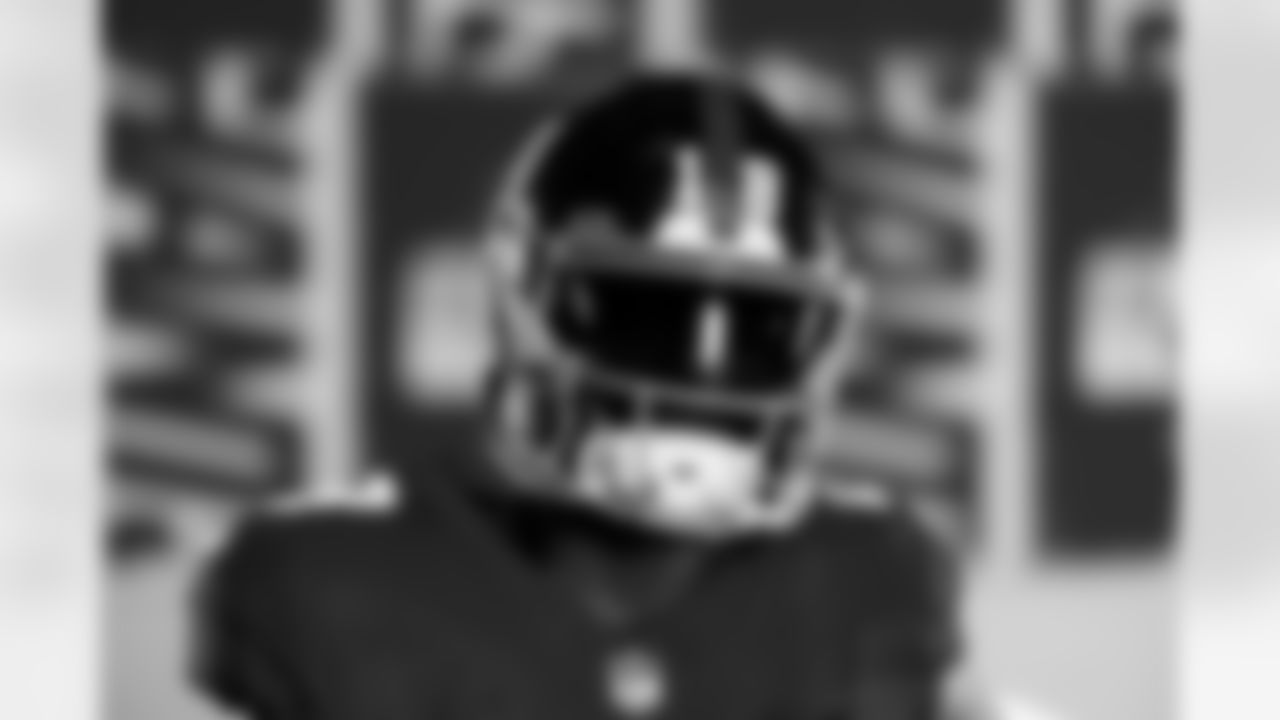 WR Darius Slayton (18)