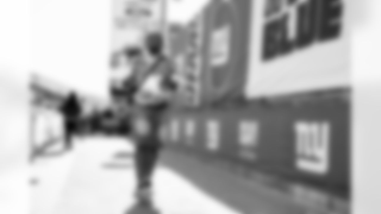 DL Darius Alexander (91)