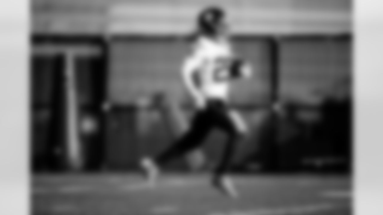 RB Tyrone Tracy Jr. (29)