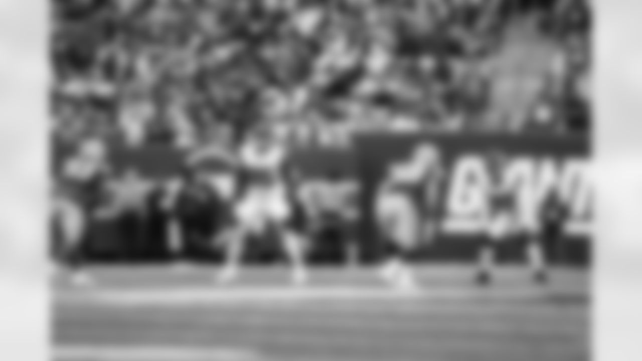 TE Chris Manhertz (85)