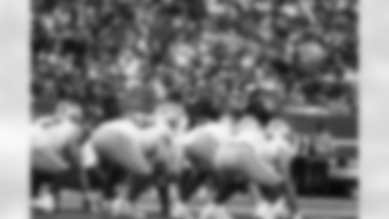 LB Demetrius Flannigan-Fowles (33)