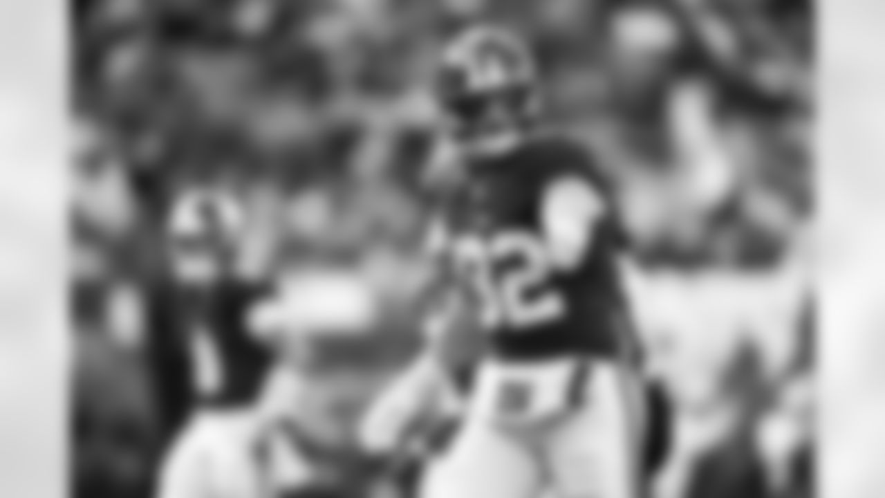 TE Daniel Bellinger (82)