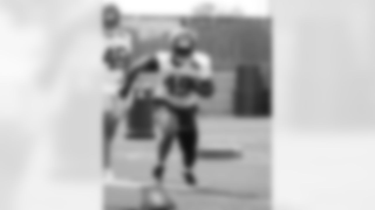 OLB Tomon Fox (45)