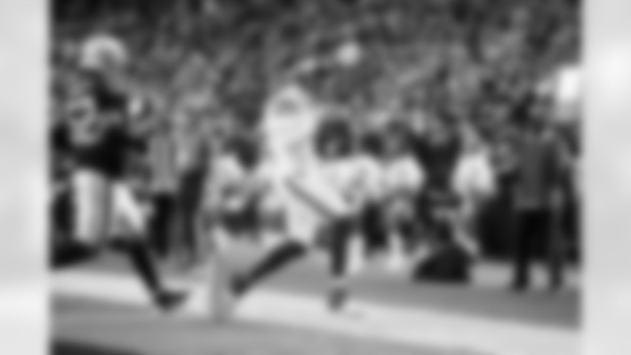 New York Giants quarterback Jaxson Dart (6)