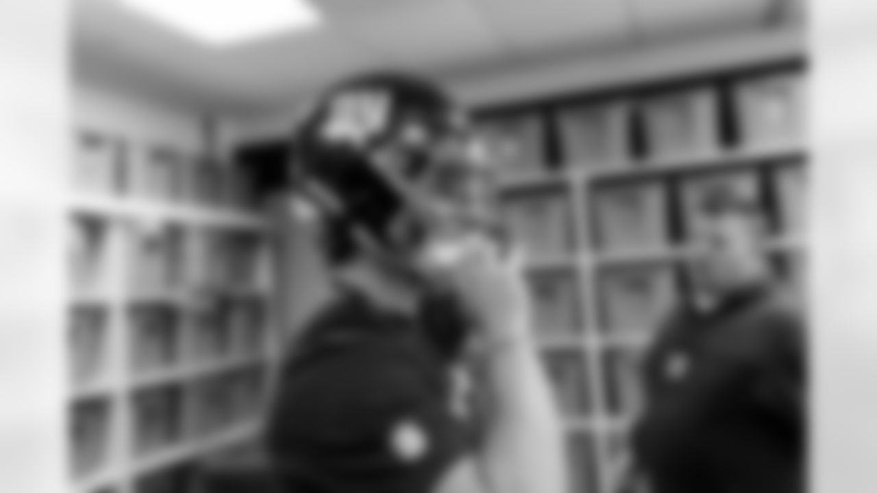 QB Jaxson Dart (6)