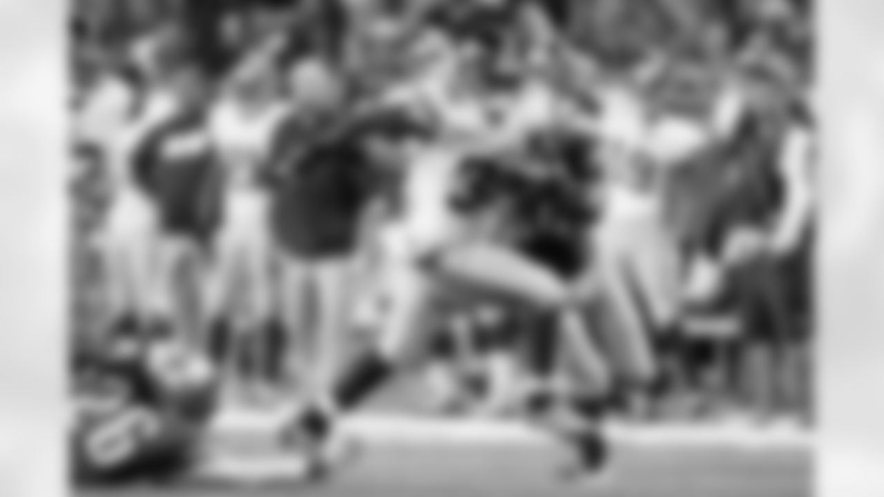 New York Giants running back Andre Brown (35) is tackled by Detroit Lions outside linebacker DeAndre Levy (54) during an NFL football game at Ford Field in Detroit, Sunday, Dec. 22, 2013. (AP Photo/Rick Osentoski)