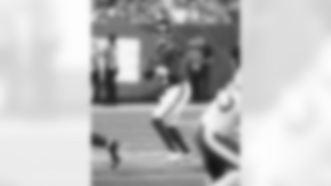 New York Giants quarterback Jameis Winston (19)