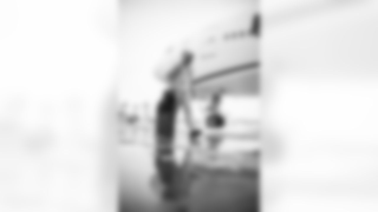 DL Chauncey Golston (57)