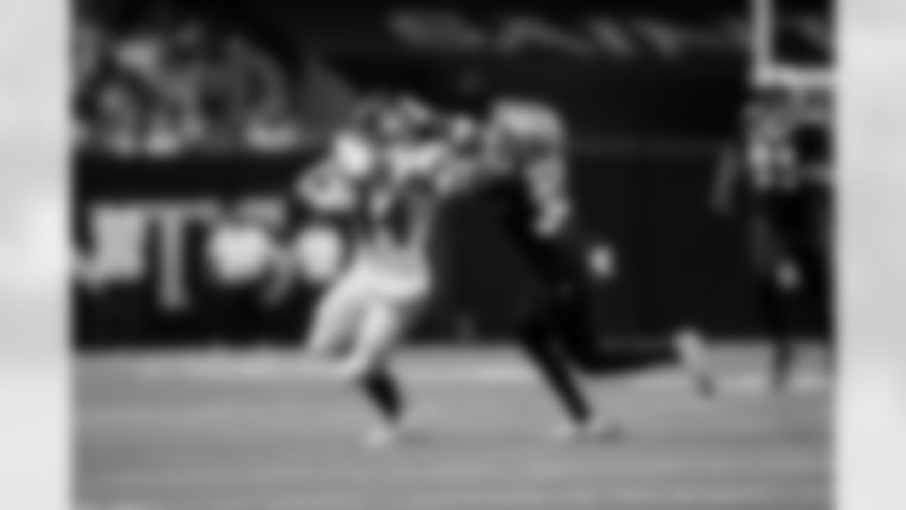 RB Cam Skattebo (44) runs the ball during an NFL football game against the New Orleans Saints on Sunday, October 5, 2025 at Caesars Superdome in New Orleans. (BRENNAN ASPLEN/NEW YORK GIANTS)