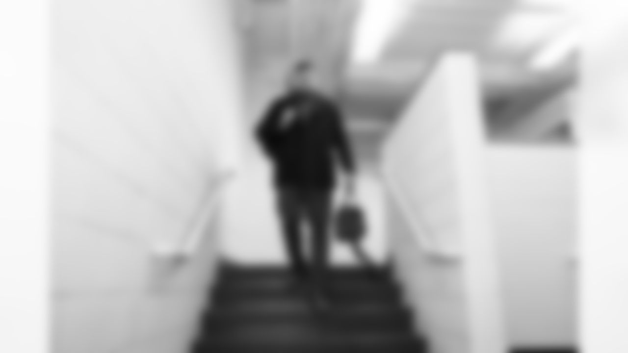 G Greg Van Roten (74)