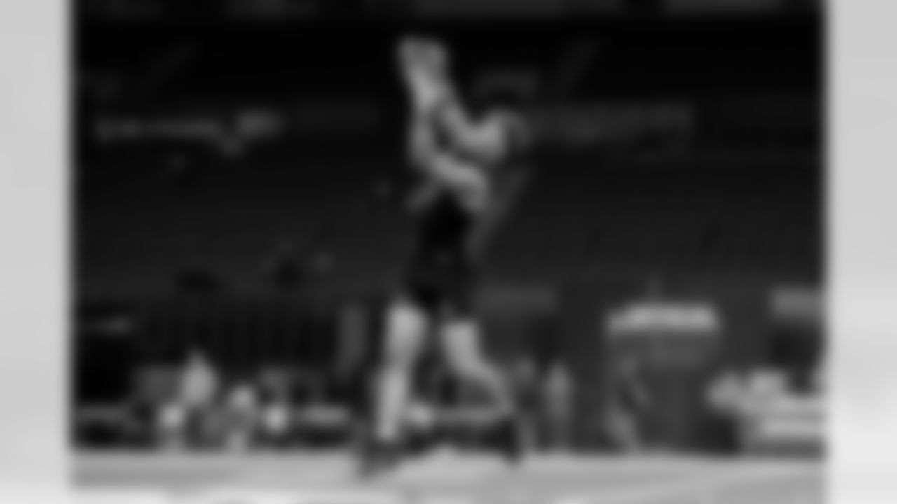 Oregon defensive back Dillon Thieneman (52) participates in a drill during the 2026 NFL Scouting Combine on Friday, February 27, 2026 in Indianapolis, Indiana. (Lauren Leigh Bacho/NFL)