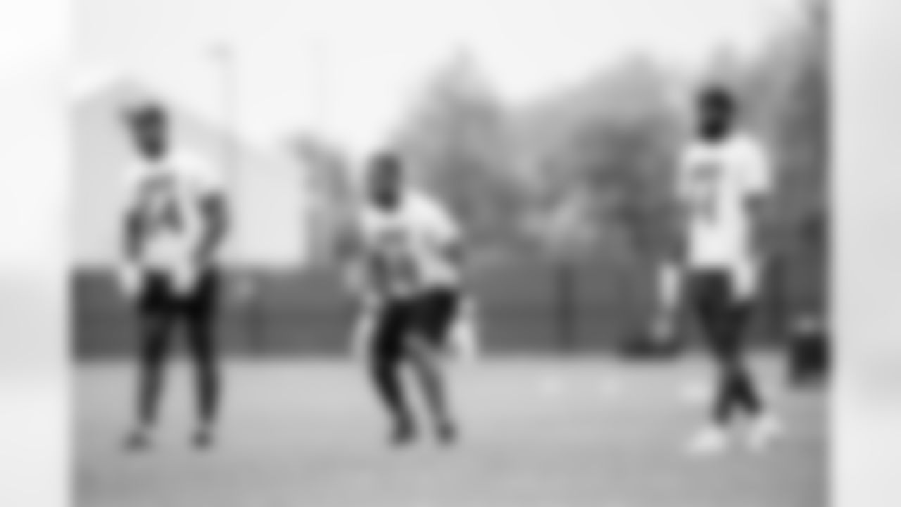 ILB Bobby Okereke (58)