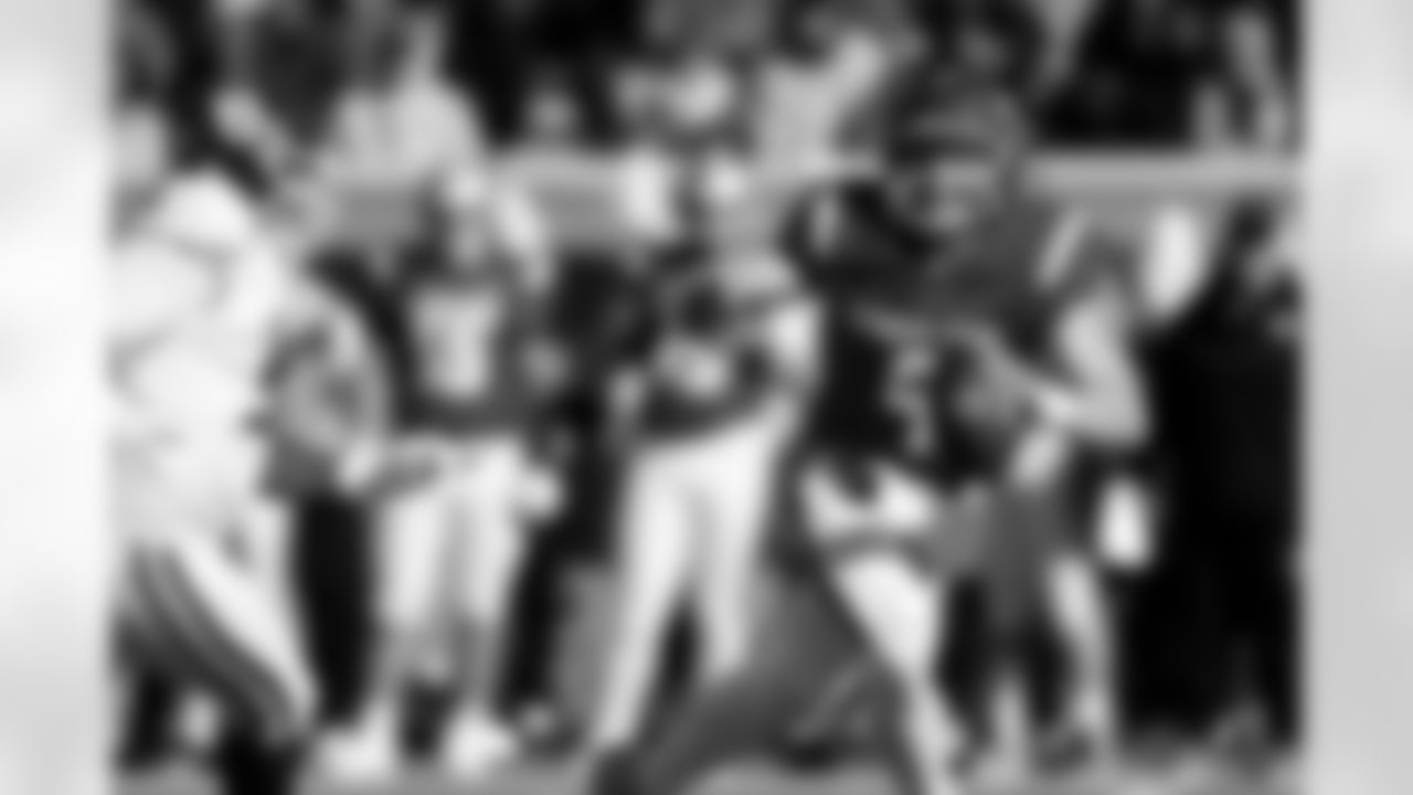 National Team quarterback Cole Payton (9), of North Dakota State, drops back to pass as American Team defensive lineman Gabe Jacas (52), of Oklahoma, applies pressure during the first half of the Senior Bowl NCAA college football game Saturday, Jan. 31, 2026, in Mobile, Ala. (AP Photo/Butch Dill)