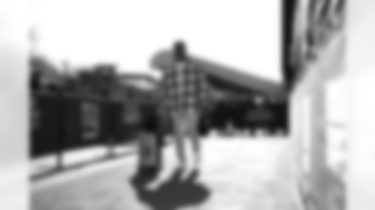 QB Russell Wilson (3)