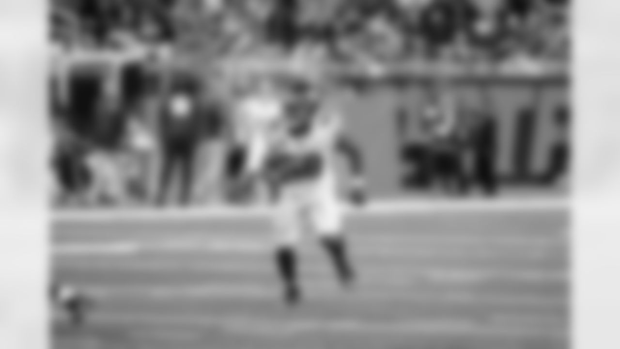 ILB Bobby Okereke (58)