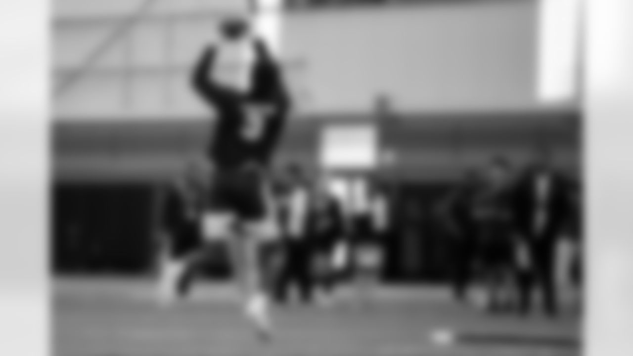 South Carolina defensive back O'Donnell Fortune (3) makes a catch in drills during South Carolina's Pro Day event Tuesday, March 18, 2025, in Columbia, S.C. (AP Photo/Scott Kinser)