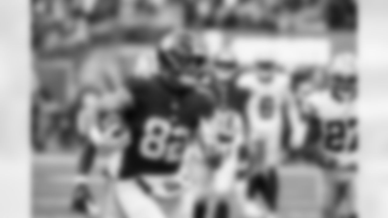 TE Daniel Bellinger (82)