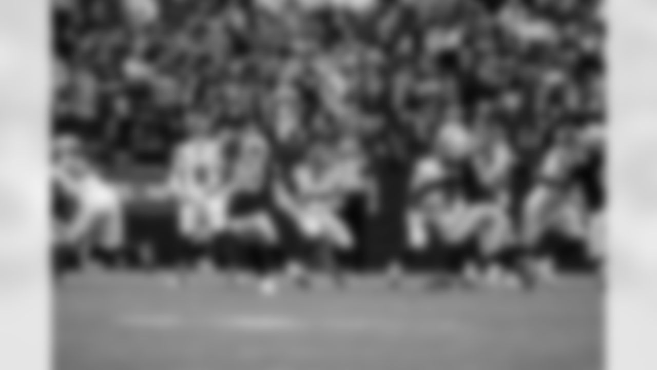 RB Tyrone Tracy Jr. (29)