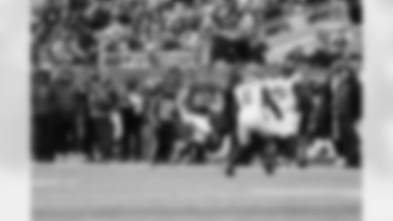 TE Daniel Bellinger (82)