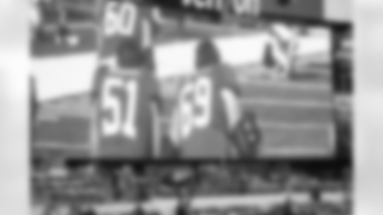 New York Giants arrive before an NFL football game between the Detroit Lions and the New York Giants at New Meadowlands Stadium Sunday, Oct. 17, 2010, in East Rutherford, N.J. (AP Photo/Tim Larsen)