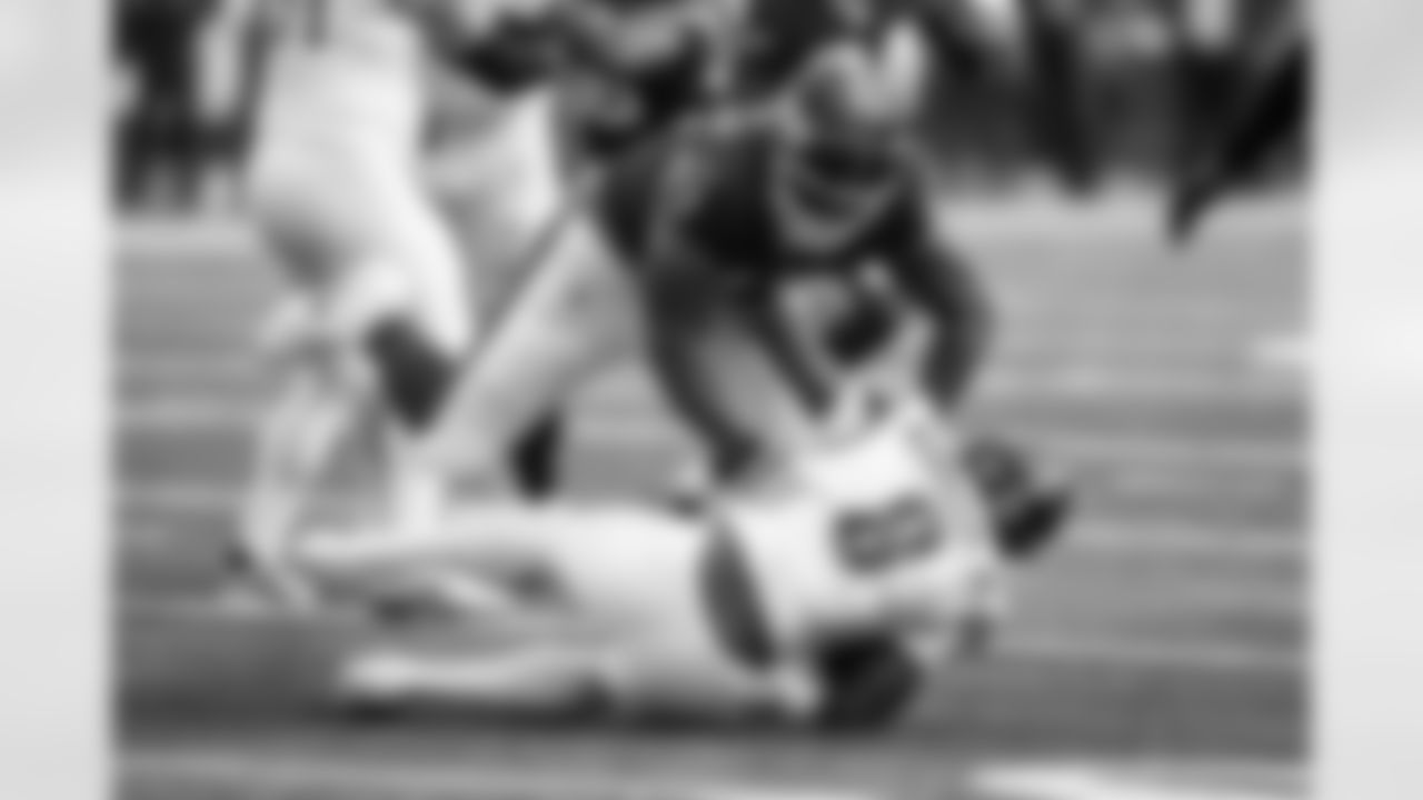 DL Rakeem Nunez-Roches Sr (93)