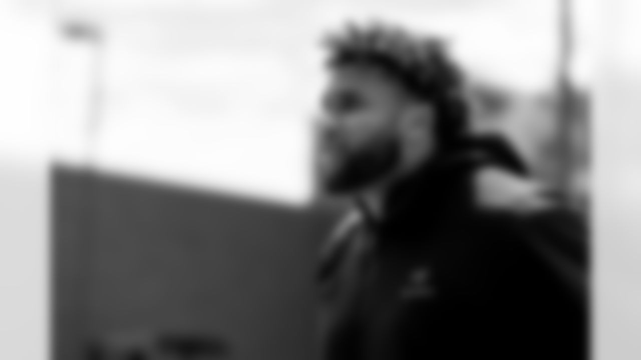 OL Marcus Mbow