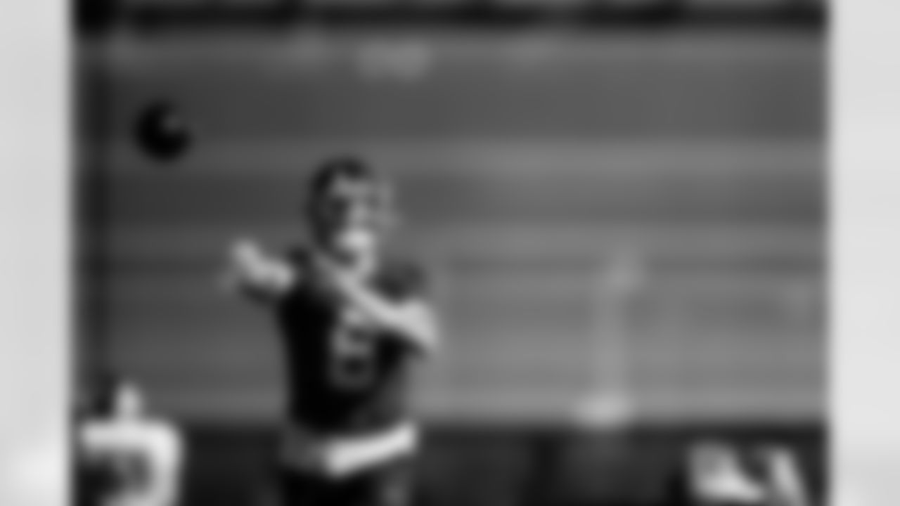 QB Jaxson Dart (6)