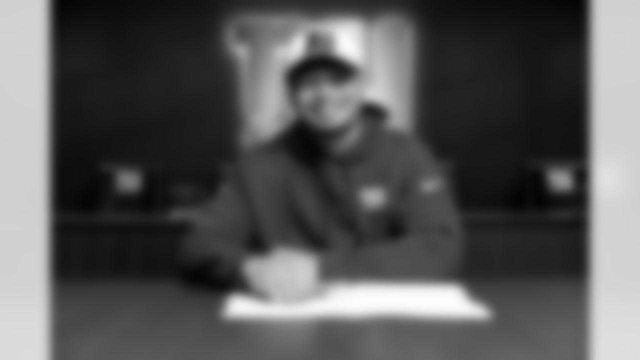 LB Darius Muasau - Selection List Signing (May 15)