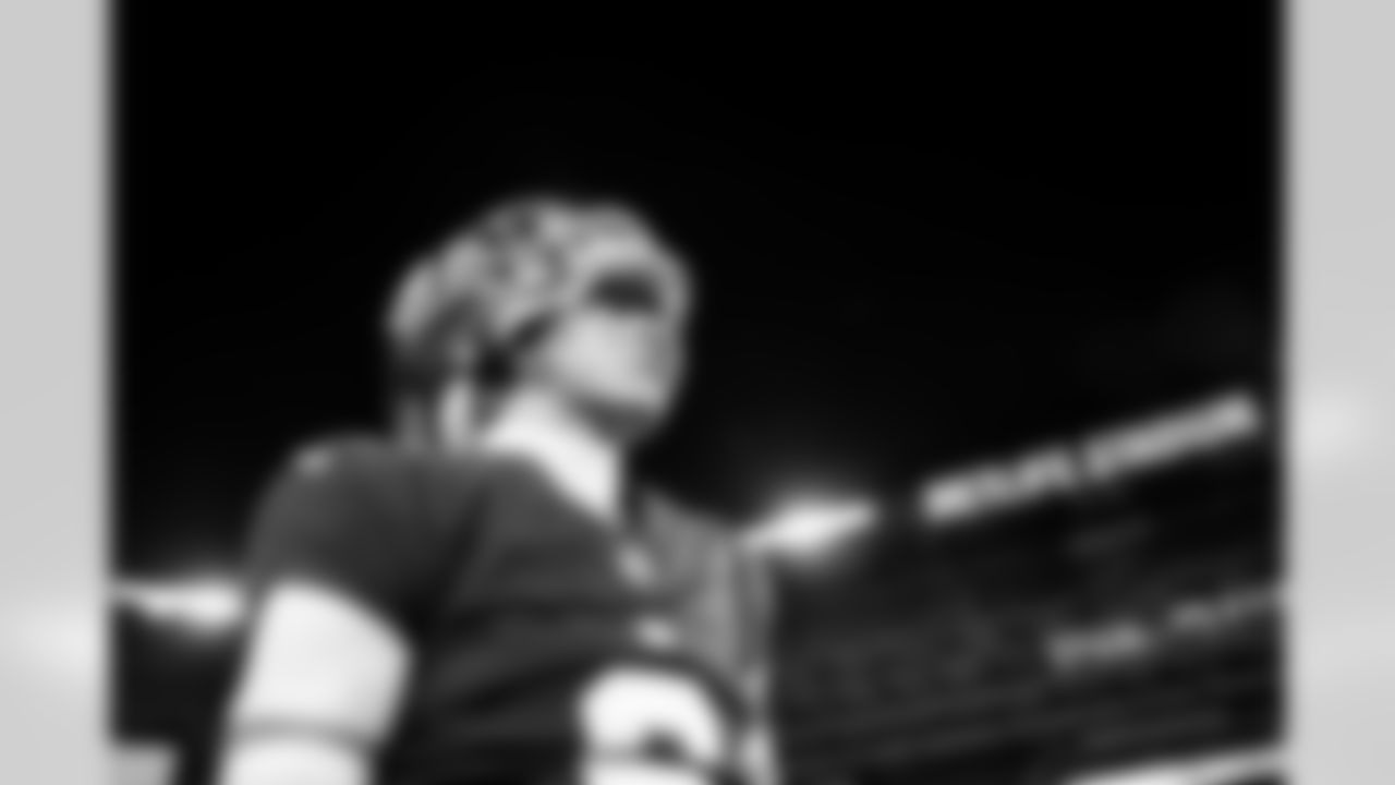 QB Jaxson Dart (6)