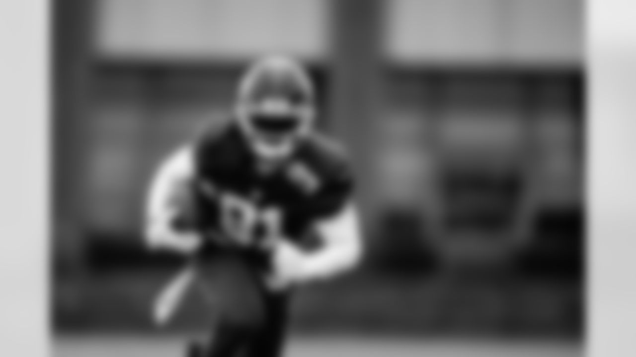 WR Beaux Collins (81)