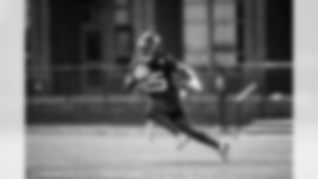 RB Dante Miller (25)
