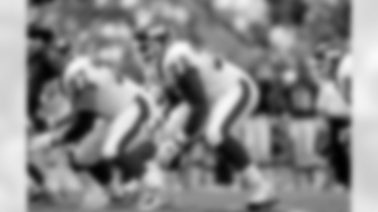 New York Giants offensive tackle Luke Petitgout (77) and Roman Oben (72) are seen in action during an NFL game against the Baltimore Ravens Sept. 3, 1999, in Baltimore. (Allen Kee via AP)