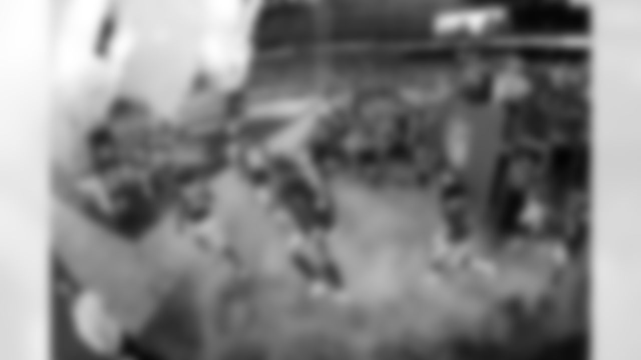 The New York Giants take the field for the first half of an NFL football game against the Detroit Lions Monday, Sept. 18, 2017, in East Rutherford, N.J. (AP Photo/Julio Cortez)