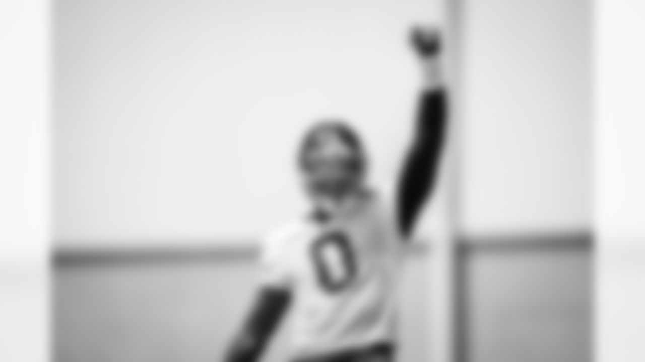 OLB Brian Burns (0)